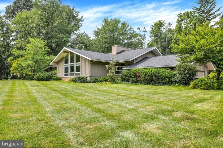 Property Photo: 2530 Mondamin Farm Road PA 17601