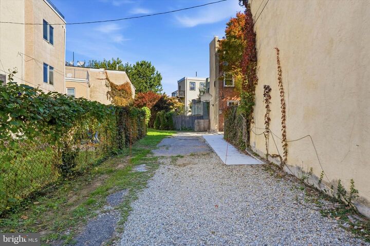 Property Photo: 335 R Poplar Street PA 19123