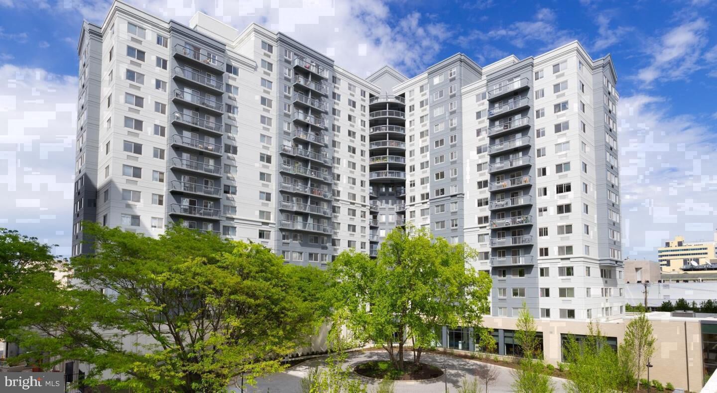 Property Photo:  450 N 18th Street 0940  PA 19130 
