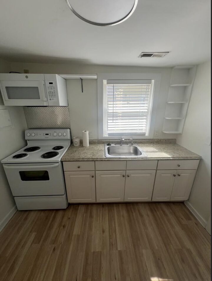 Property Photo:  914 Duke St.  SC 29440 