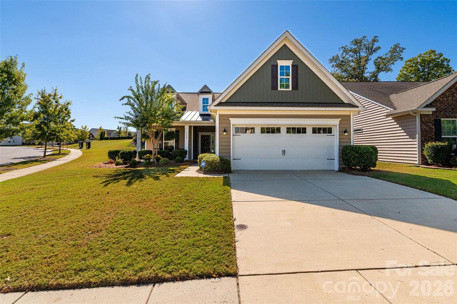 Property Photo:  13301 Canterbury Castle Drive  NC 28273 
