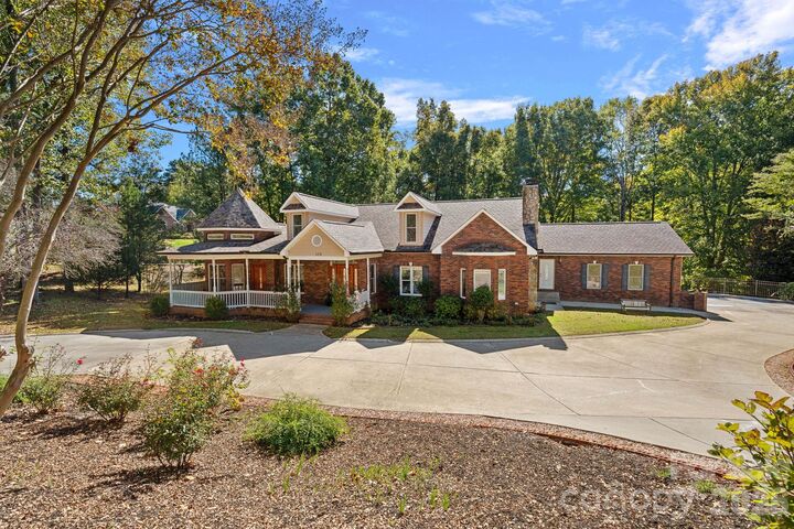 Property Photo: 109 Folkstone Road NC 28117