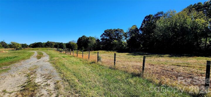 Property Photo:  702 Ike Lynch Road  NC 28034 