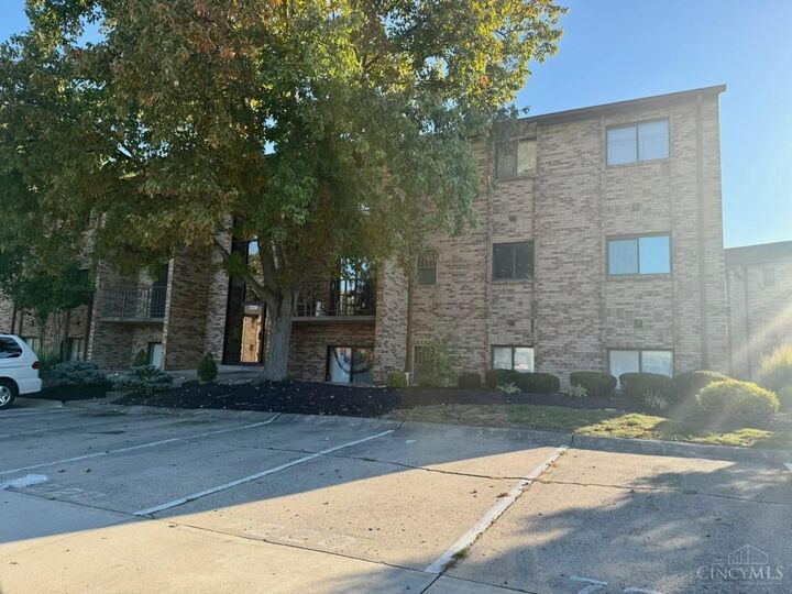 Property Photo:  7220 Creekview Drive  OH 45247 