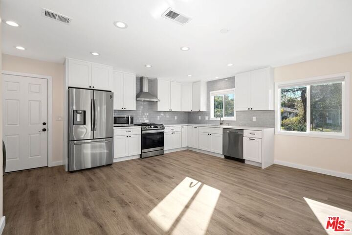 Property Photo:  3926 Michael Ave  CA 90066 