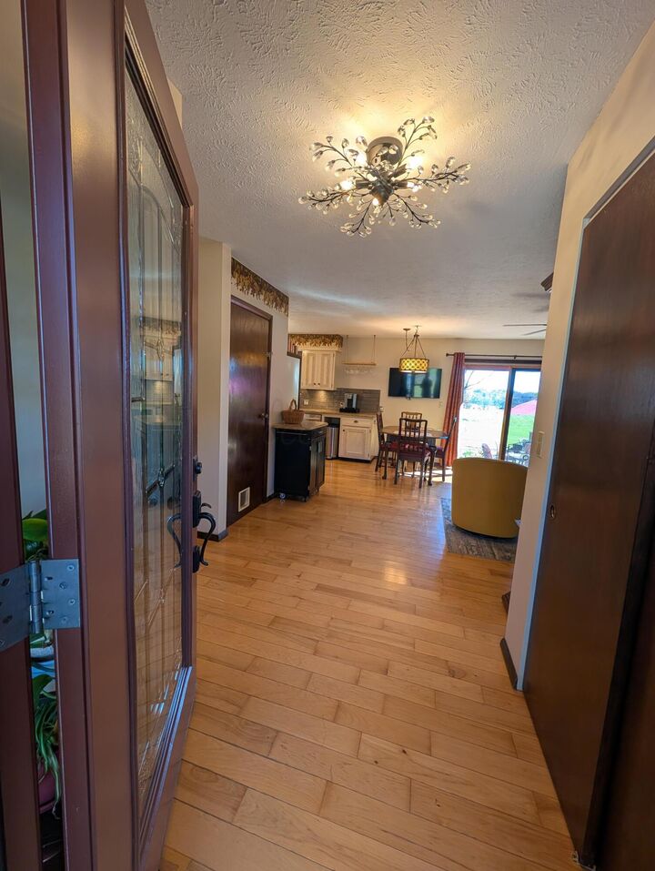 Property Photo:  1420 Redwood NE Drive  OH 43130 