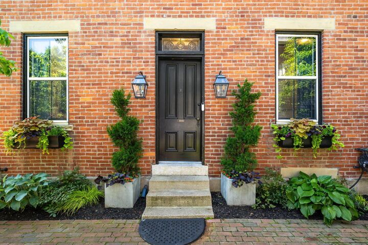 Property Photo:  763 Mohawk Street  OH 43206 