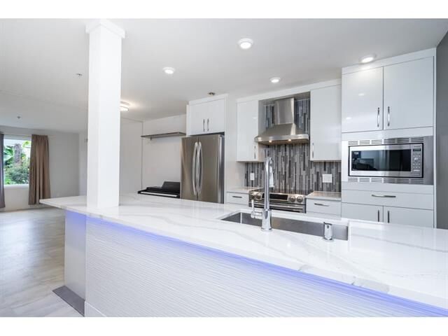 Property Photo:  1119 Vidal Street  BC V4B 3T4 