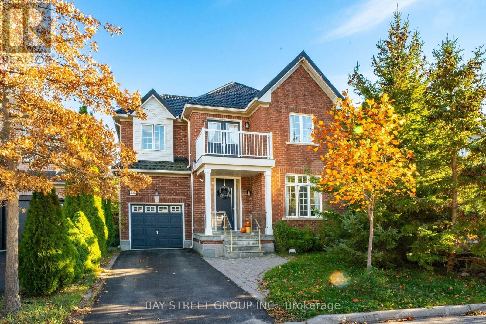 Property Photo:  44 Trish Drive  ON L4E 5C4 