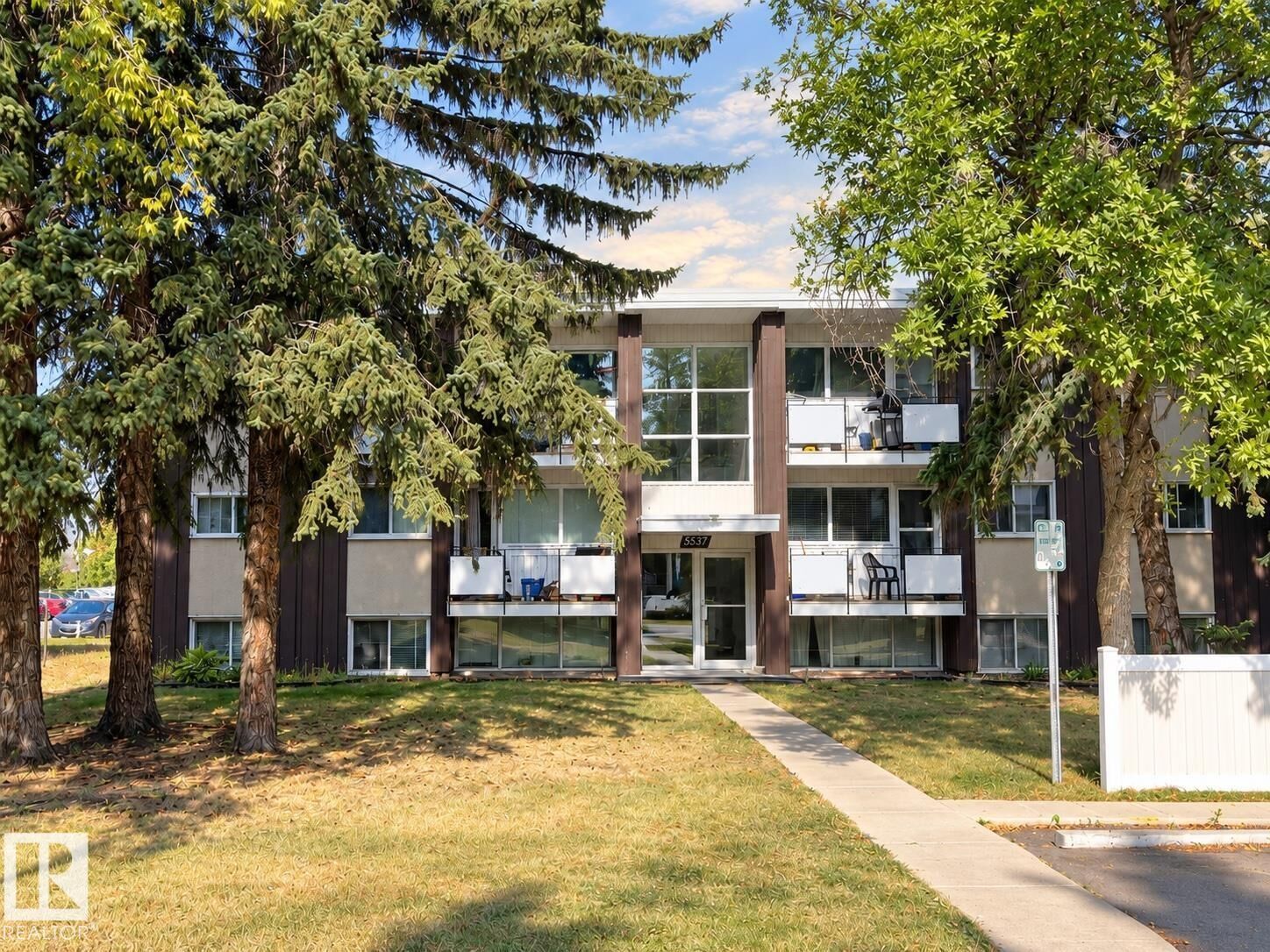 Property Photo:  #16 5631 105 St NW  AB T6H 2N2 