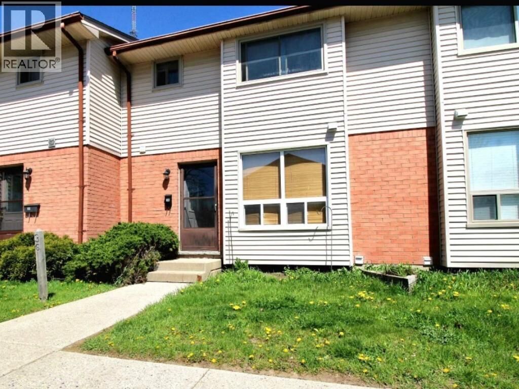 Property Photo: 135 Belmont Drive 36 ON N6J 4J3