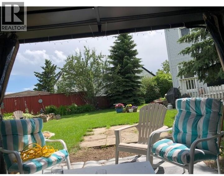 Property Photo:  44 Abingdon Court Northeast  AB T2A 6S5 