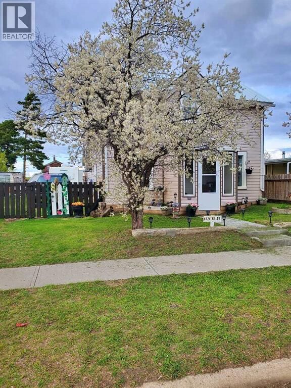 Property Photo: 4924 50 Avenue AB T0B 3B0