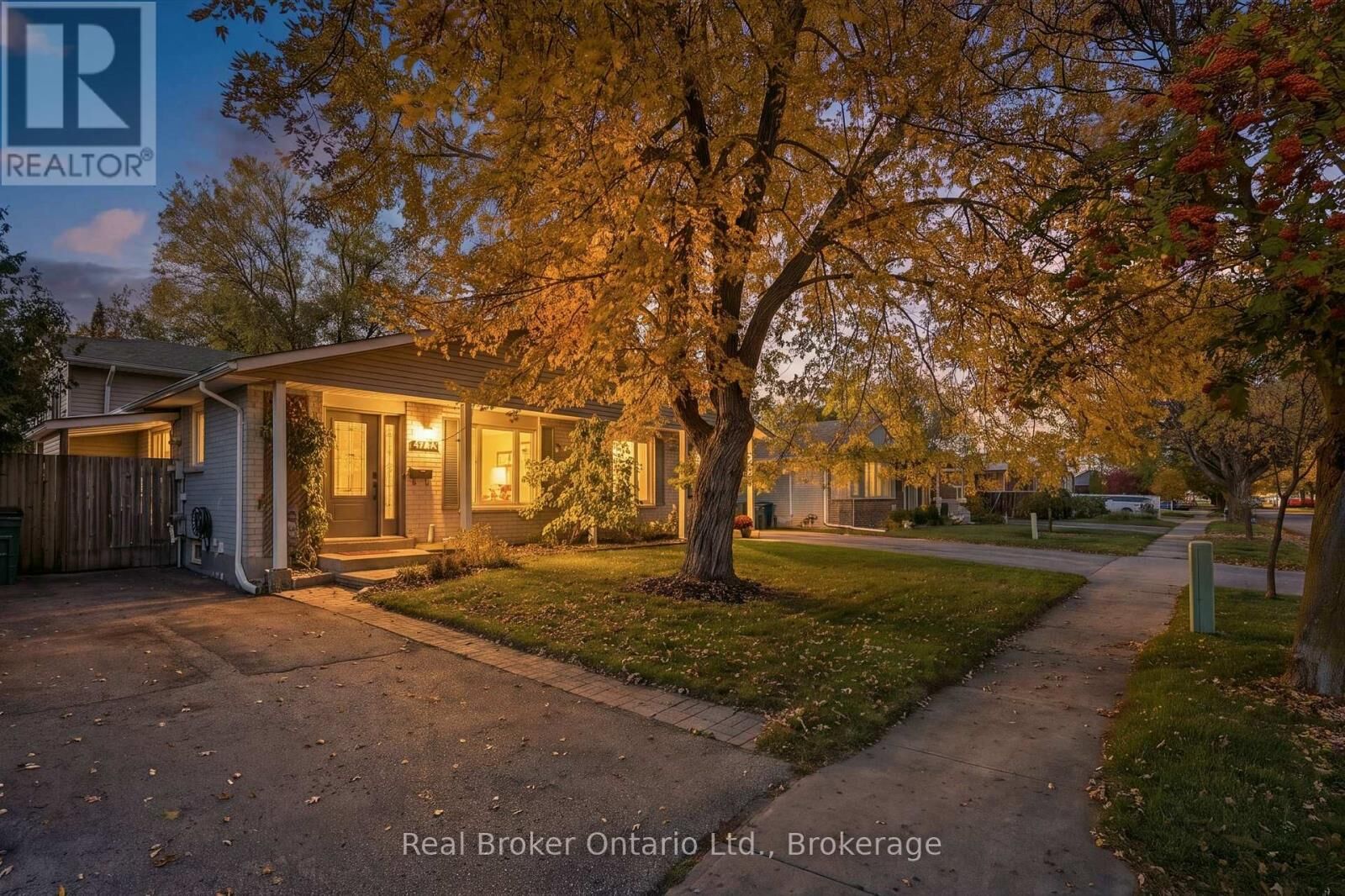 Property Photo:  427A Dayna Crescent  ON N2K 3K7 