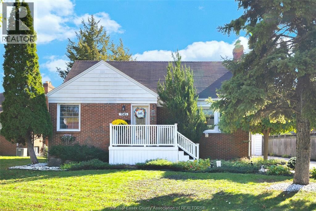 Property Photo: 7565 St. Rose ON N8S 1V6