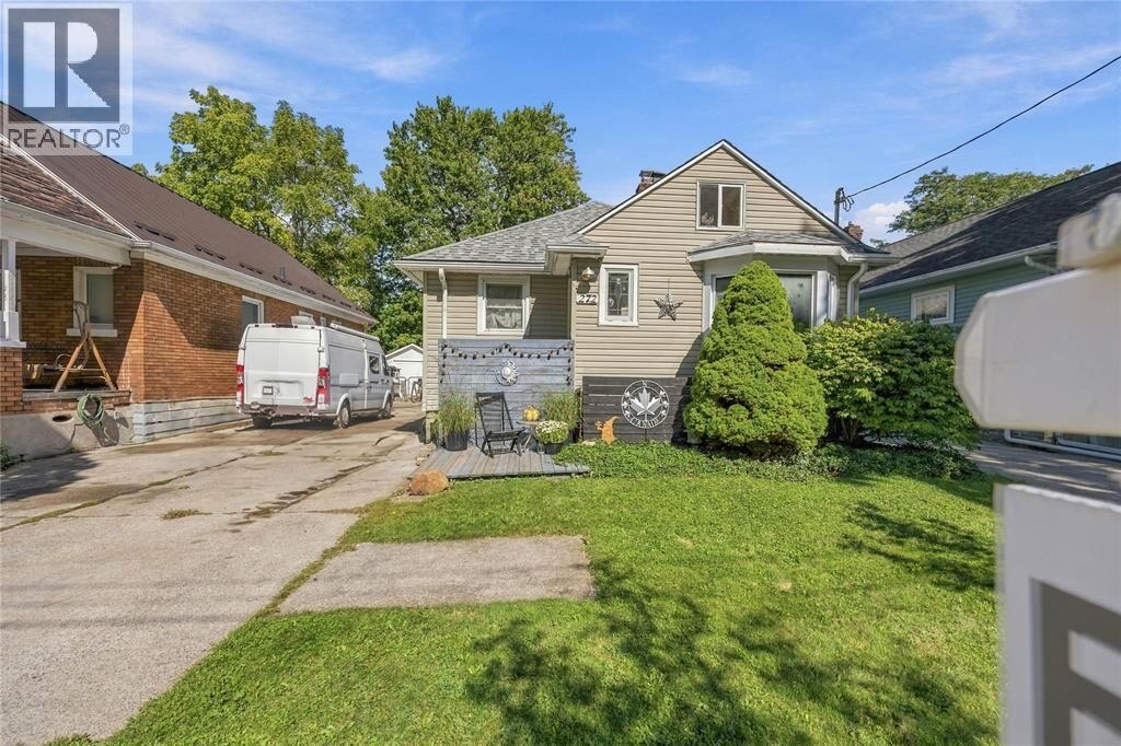 Property Photo: 272 Kathleen Avenue ON N7T 1E3