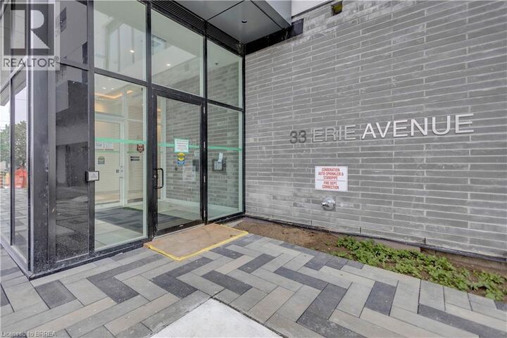 Property Photo:  33 Erie Avenue 1802  ON N3S 0K7 