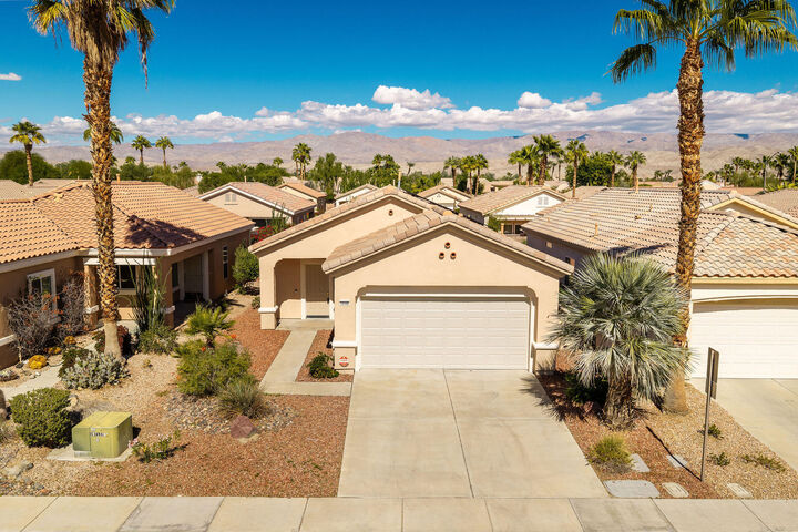Property Photo: 78568 Glastonbury Way CA 92211