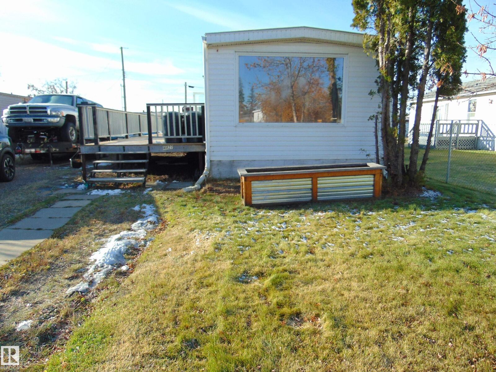 Property Photo:  4827 49 Avenue  AB T0B 0W0 