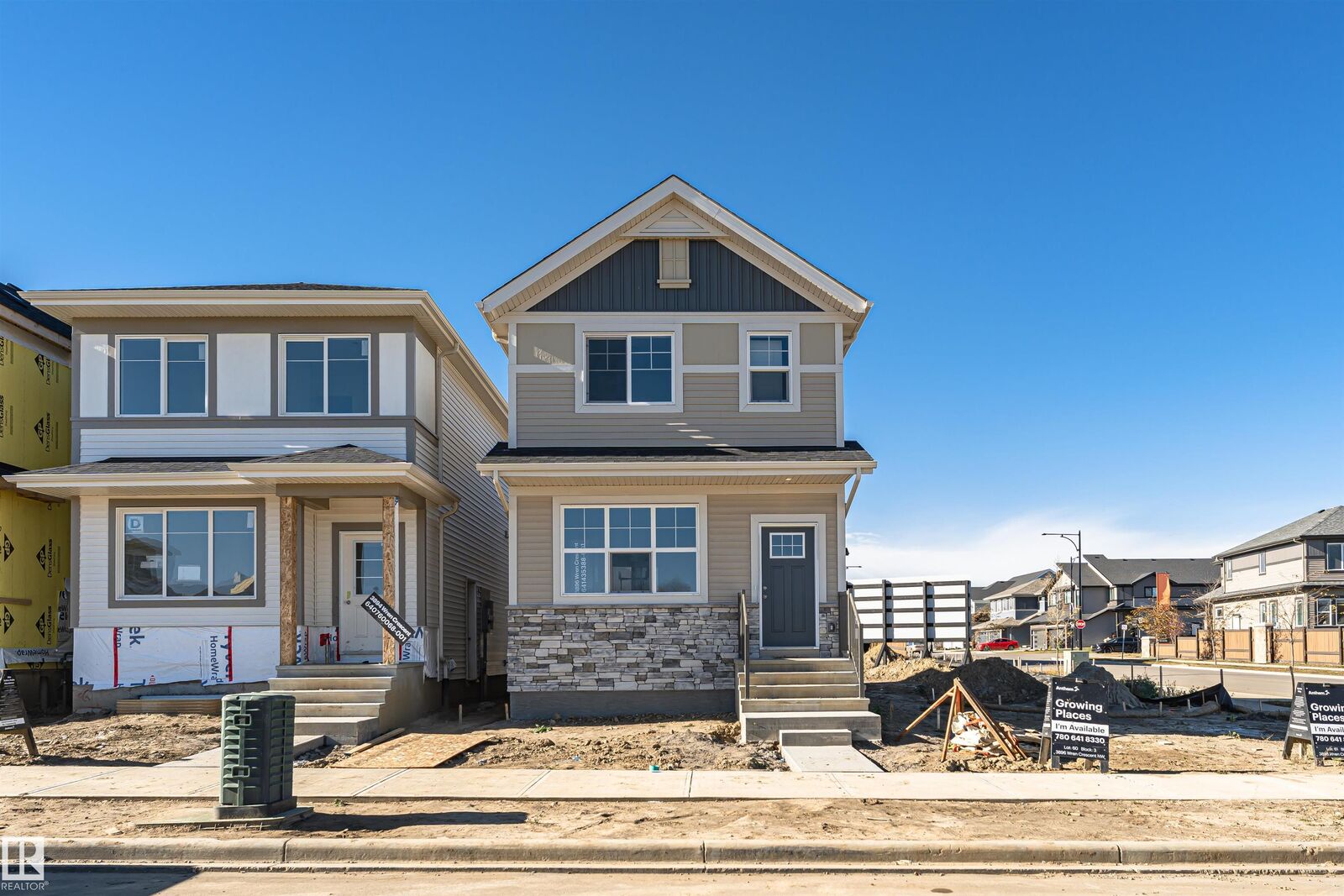 Property Photo:  3896 Wren Crescent NW  AB T5S 0S9 