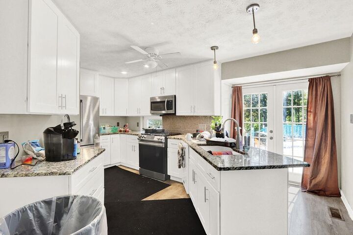 Property Photo:  562 Plantation Boulevard  GA 30046 