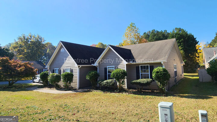 Property Photo: 2360 Berkeley Creek Court GA 30096
