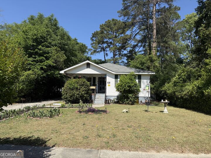 Property Photo:  1852 Christian Avenue  GA 31204 