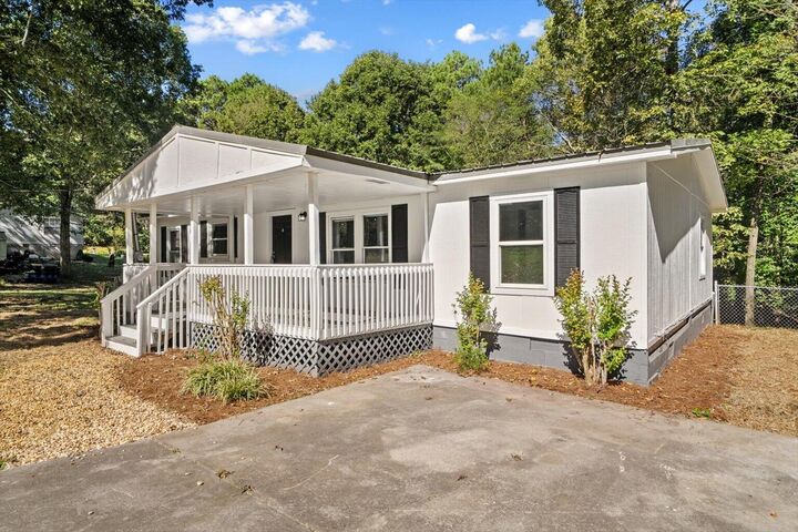 Property Photo: 120 Forest Hill Drive GA 30705
