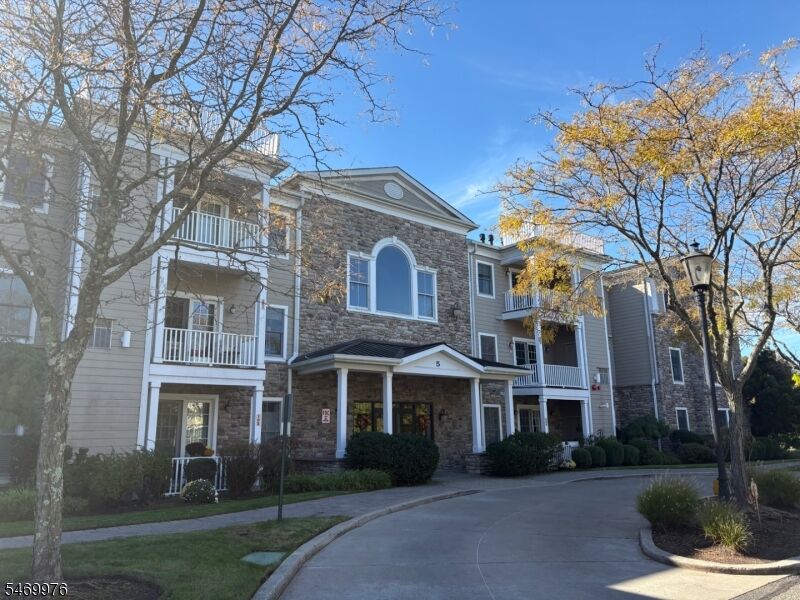 Property Photo:  5 Tenakill Park 303  NJ 07626 