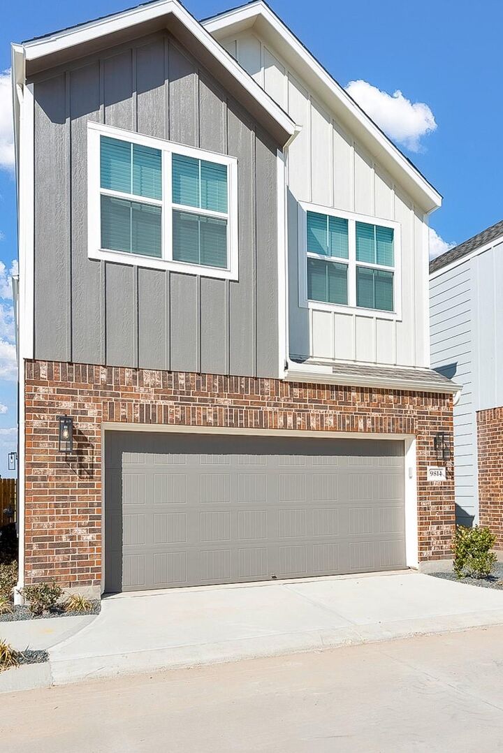 Property Photo:  9814 Magnolia Village Lane  TX 77080 