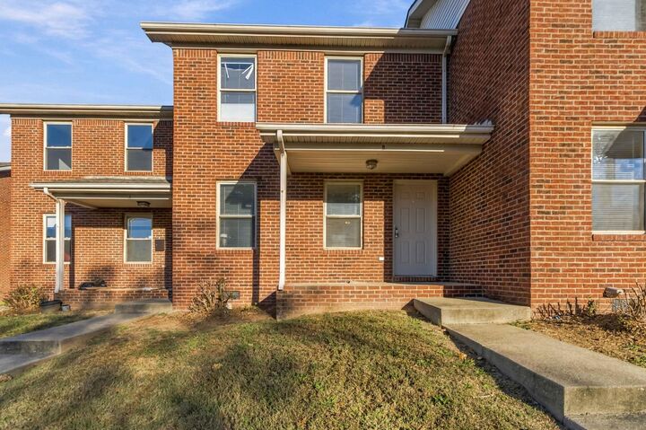 Property Photo:  502 Tecumseh Trail B  KY 40383 