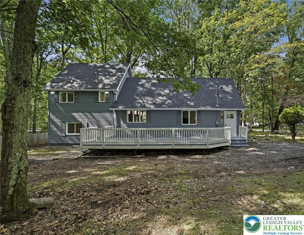 Property Photo:  348 Carnation Road  PA 18302 