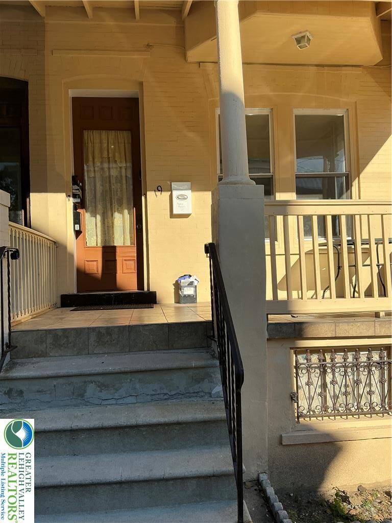 Property Photo: 19 S Madison Street 2 PA 18102