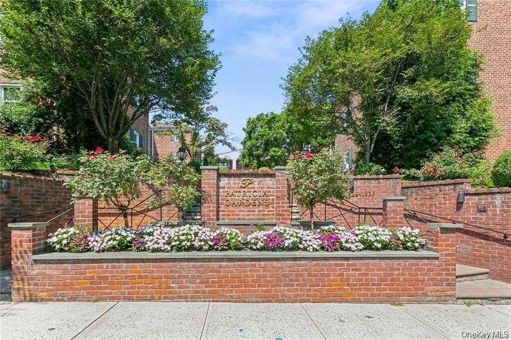 Property Photo:  1833 Palmer Avenue 3J  NY 10538 