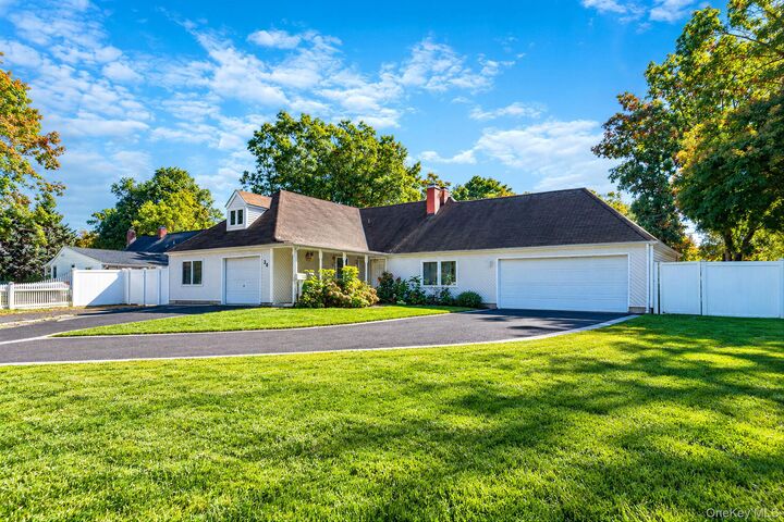 Property Photo:  20 Sagebrush Lane  NY 11749 