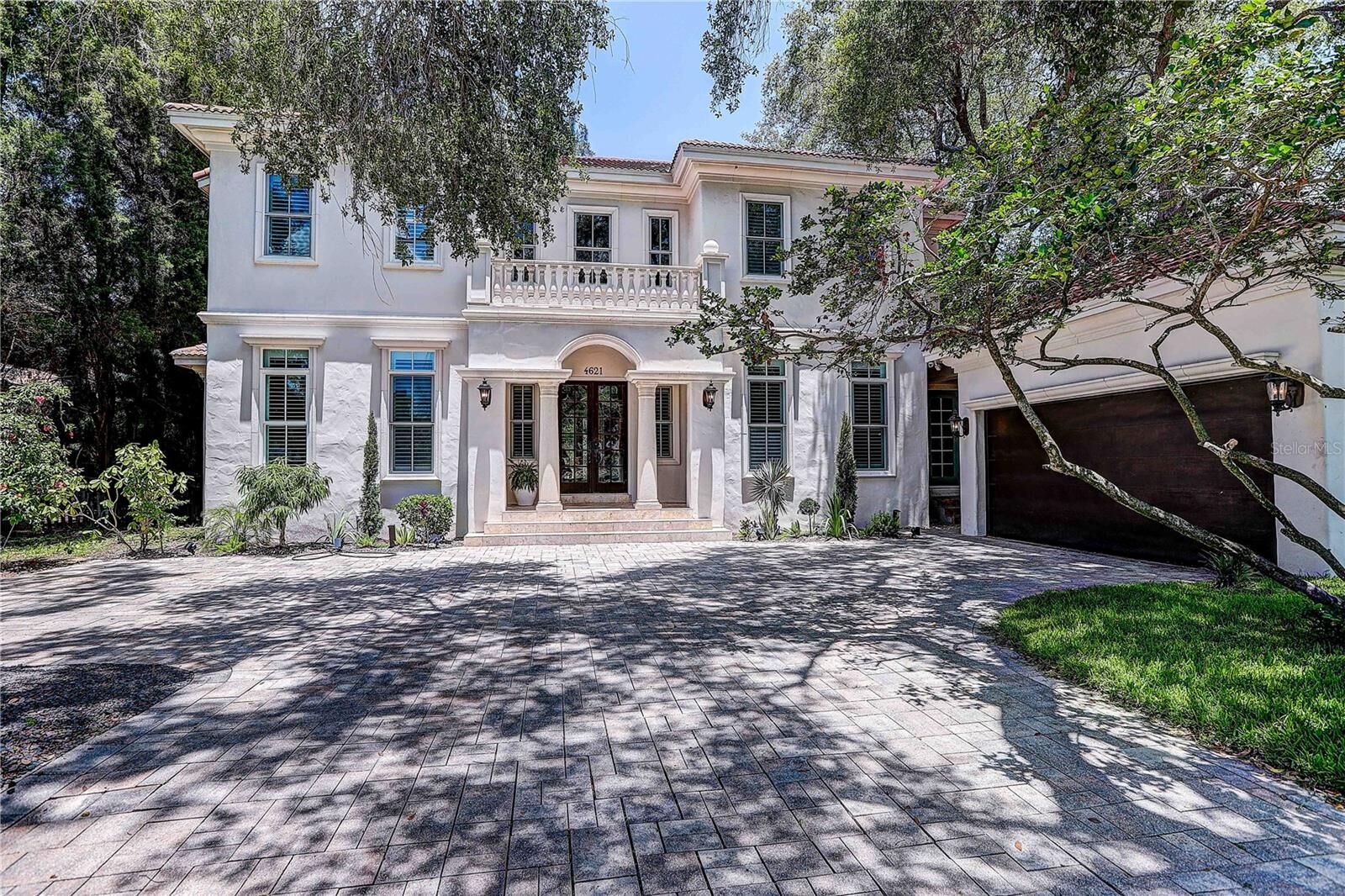Property Photo: 4621 W San Jose Street FL 33629