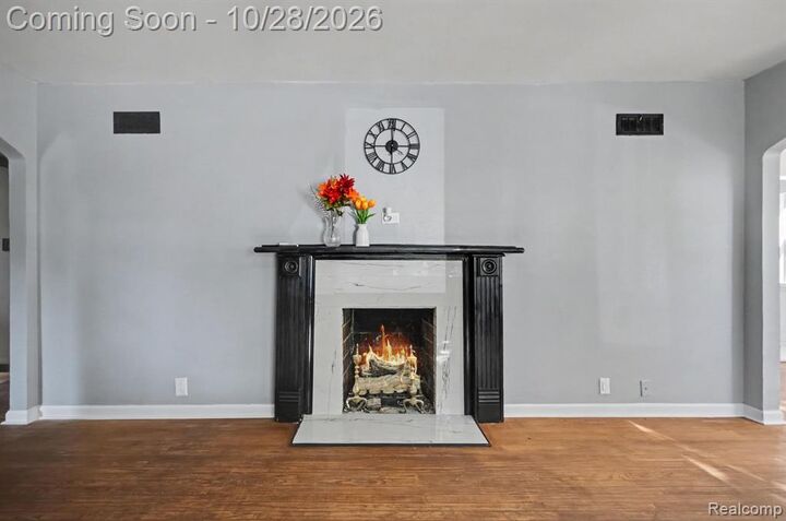 Property Photo:  20615 California Street  MI 48080 3741 