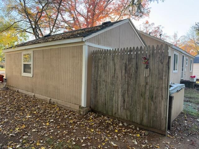 Property Photo:  1487 E Pine Hill Avenue  MI 49349-9603 