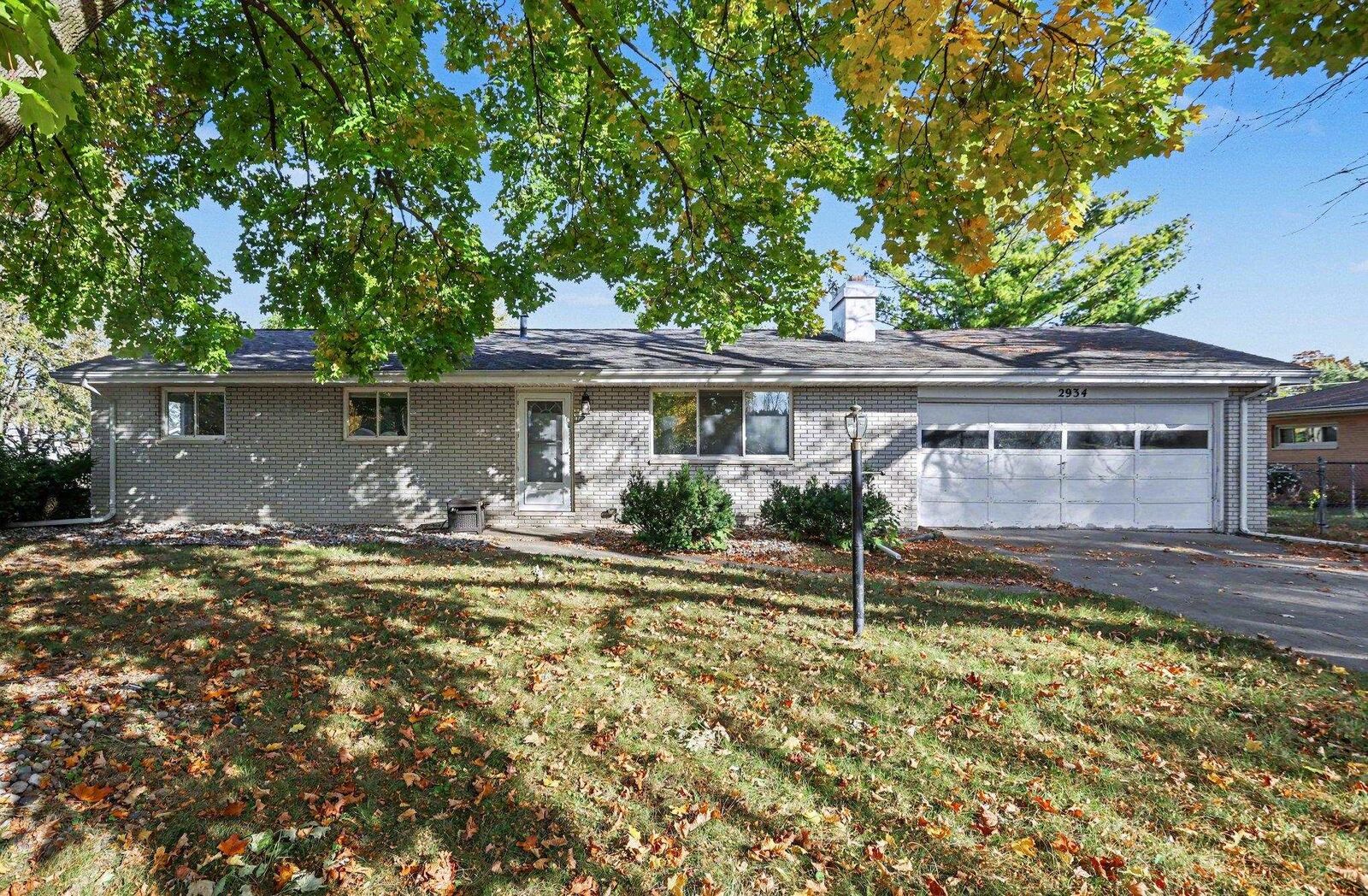 Property Photo:  2934 Whitfield Drive  MI 48603 