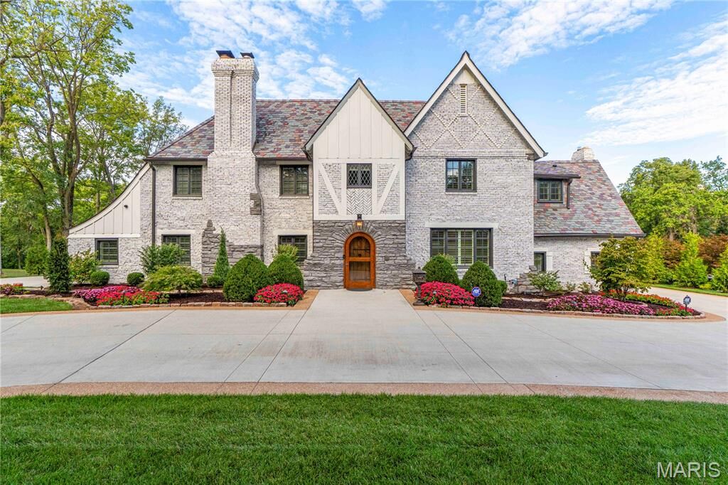 Property Photo: 1145 Center Drive MO 63117