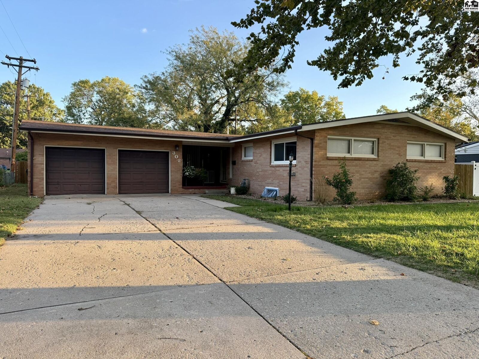 Property Photo:  302 W 28th Ave  KS 67502 