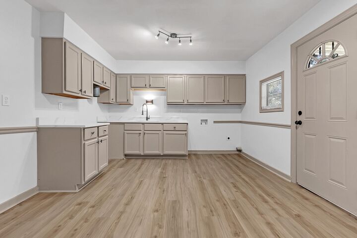 Property Photo:  8210 Leighton Ln  TN 38053 