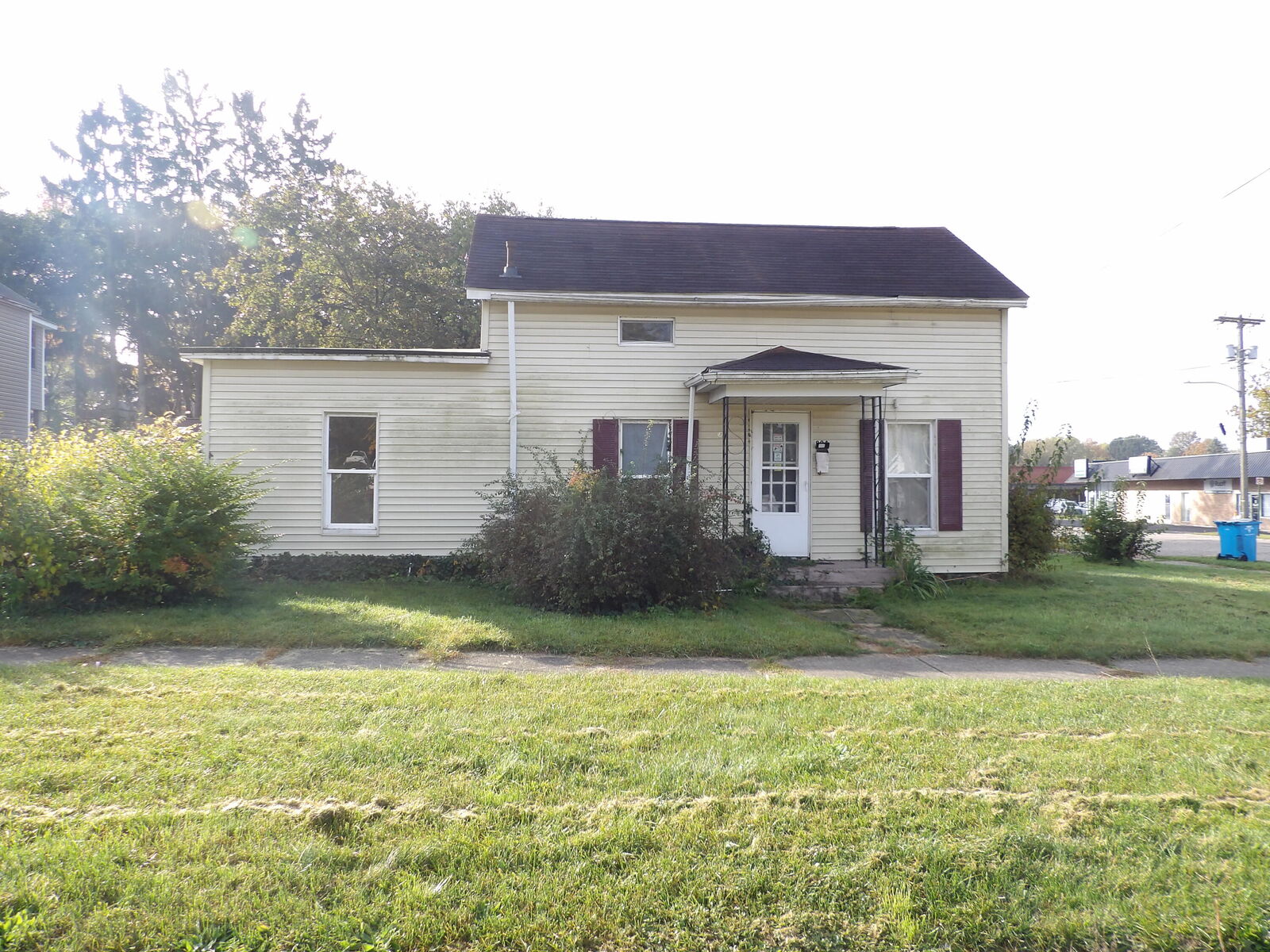 Property Photo:  904 Regent Street  MI 49120 