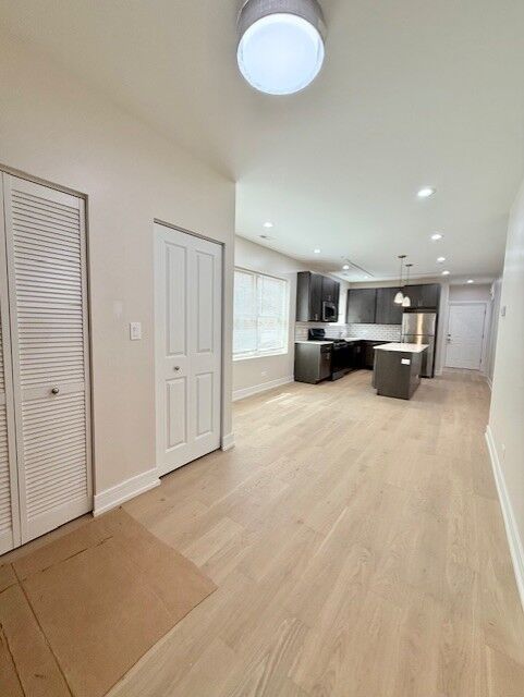 Property Photo: 5852 N Artesian Avenue 1 IL 60659