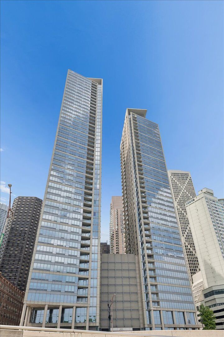 Property Photo:  600 N Lake Shore Drive 1305  IL 60611 