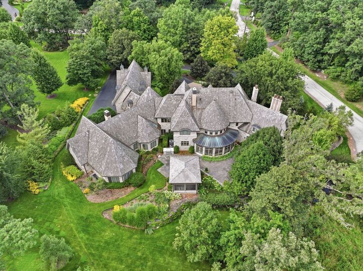 Property Photo: 16 Riva Ridge IL 60439