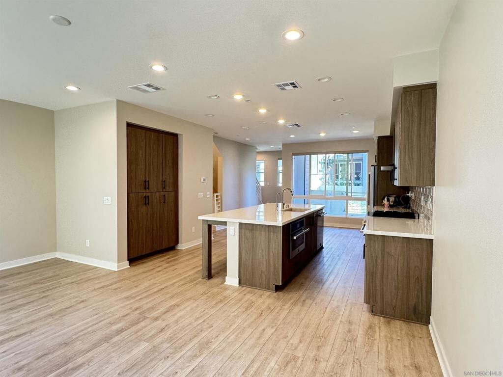 Property Photo:  13122 Lumen Way  CA 92130 