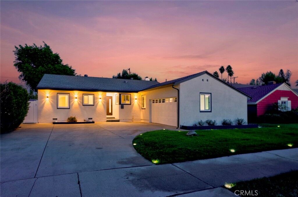 Property Photo:  7044 Oakdale  CA 91306 