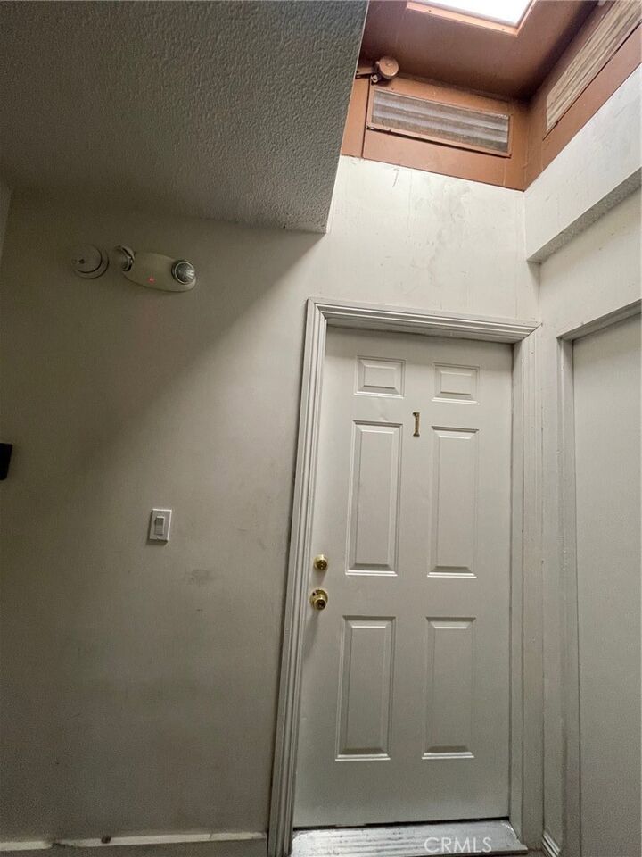 Property Photo:  755 Yale Street 1  CA 90012 