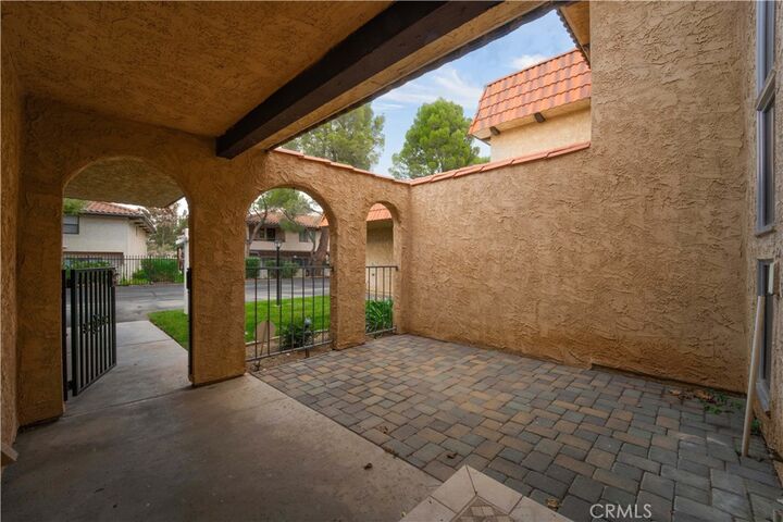 Property Photo: 216 Shirley Lane CA 93551